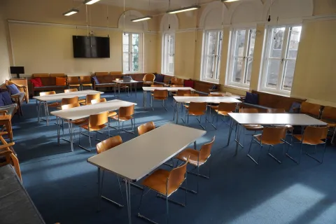 The Edinburgh Quaker Meeting House Meeting Room - cabaret layout